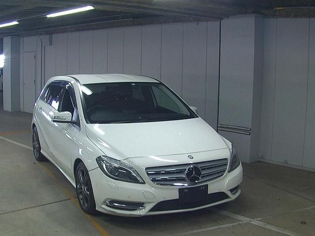 101 MERCEDES BENZ B CLASS 246242 2014 г. (ZIP Osaka)